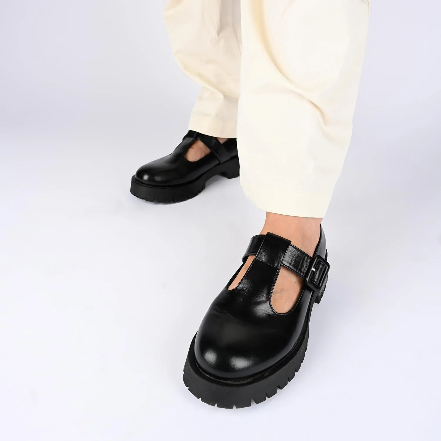 Journee Collection Women's Suvi-pbl-090 Mary Jane Flat