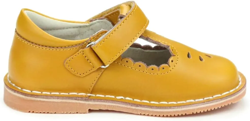L'Amour Angie Scalloped T-Strap | Girl's Mary Jane Flat (Toddler/Little Kid)