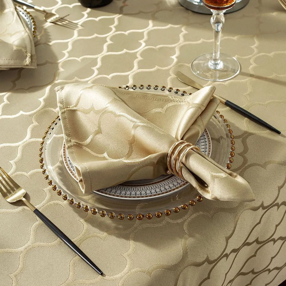 SASTYBALE Jacquard Tablecloth Flower Pattern Polyester Table Cloth Spill Proof Dust-Proof Table Cover for Kitchen Dining Tabletop Decoration (Rectangle, 60" x 84" (6-8 Seats), Christmas Gold)