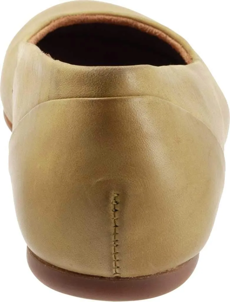 SoftWalk Women's Sonoma Ballet Flat
